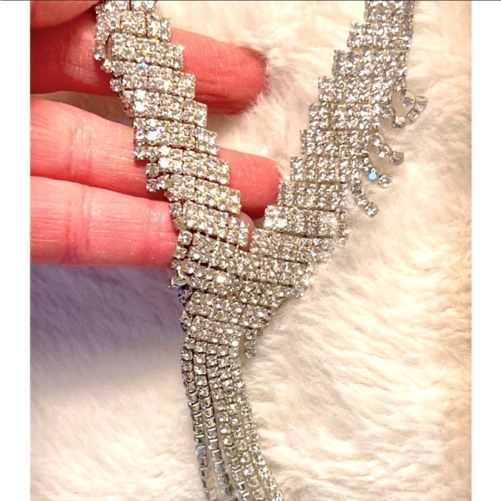 Old Hollywood Glamour Rhinestone Y Necklace